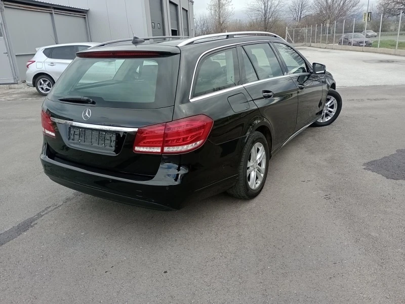 Mercedes-Benz E 200 АВАНГАРД, снимка 4 - Автомобили и джипове - 46900519