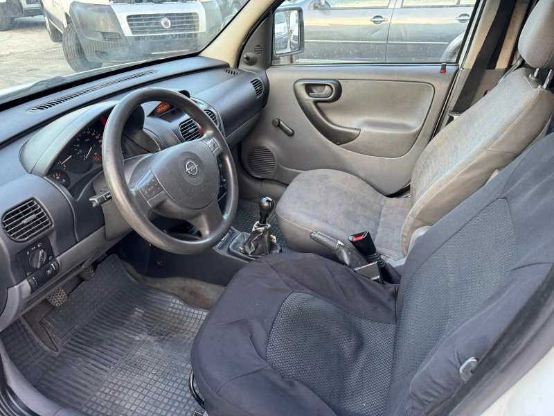 Opel Combo 1.3 M-JET, снимка 10 - Автомобили и джипове - 47293405