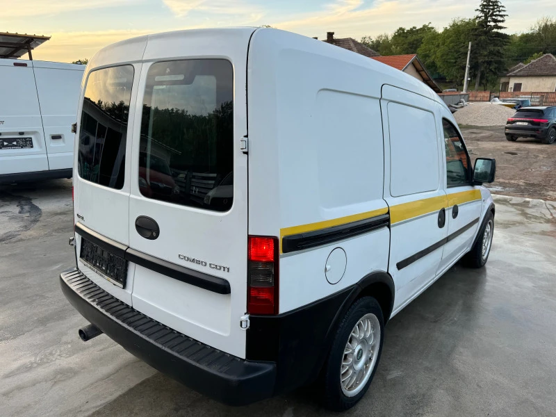 Opel Combo 1.3 M-JET, снимка 7 - Автомобили и джипове - 47293405