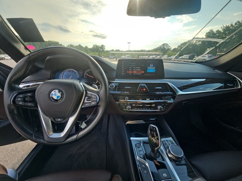 BMW 540 2018* 360* Head up* Подгреви* Keyless* Apple car p, снимка 6 - Автомобили и джипове - 46411698