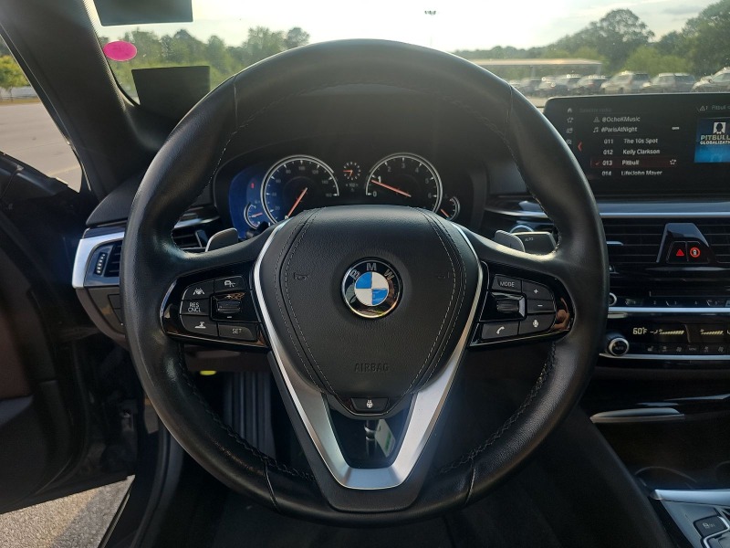 BMW 540 2018* 360* Head up* Подгреви* Keyless* Apple car p, снимка 7 - Автомобили и джипове - 46411698