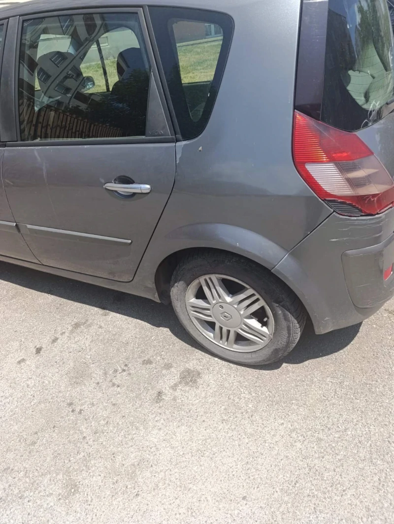 Renault Scenic, снимка 6 - Автомобили и джипове - 52263226