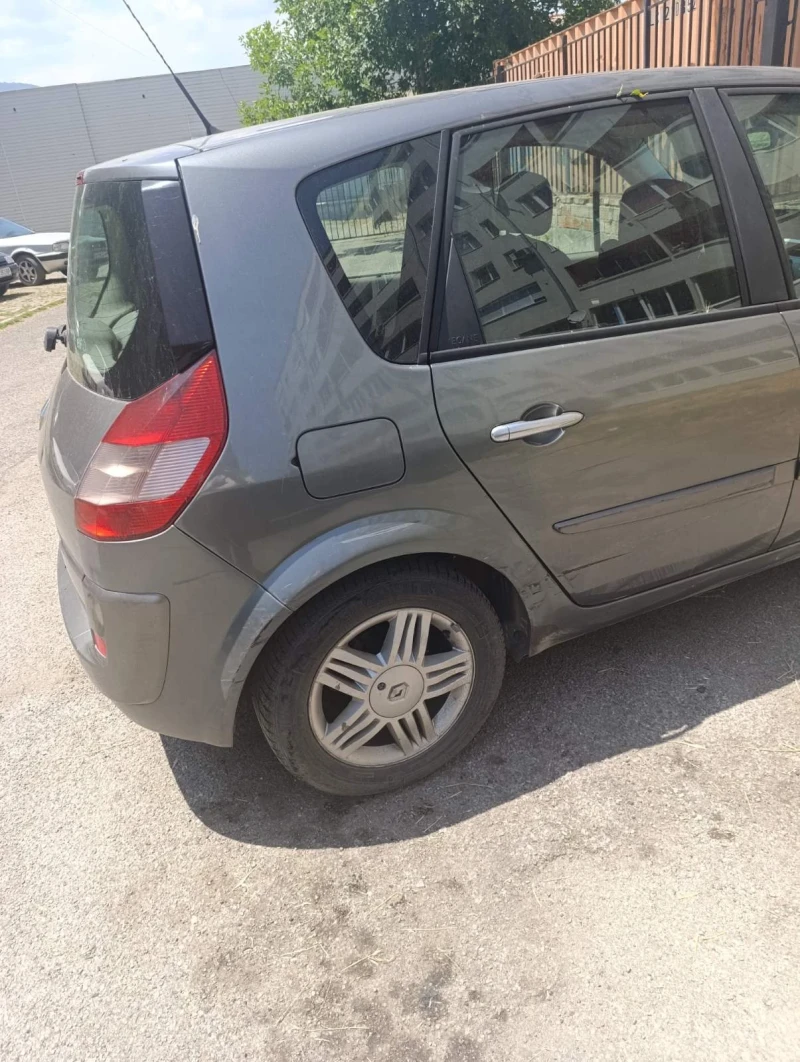 Renault Scenic, снимка 7 - Автомобили и джипове - 52263226