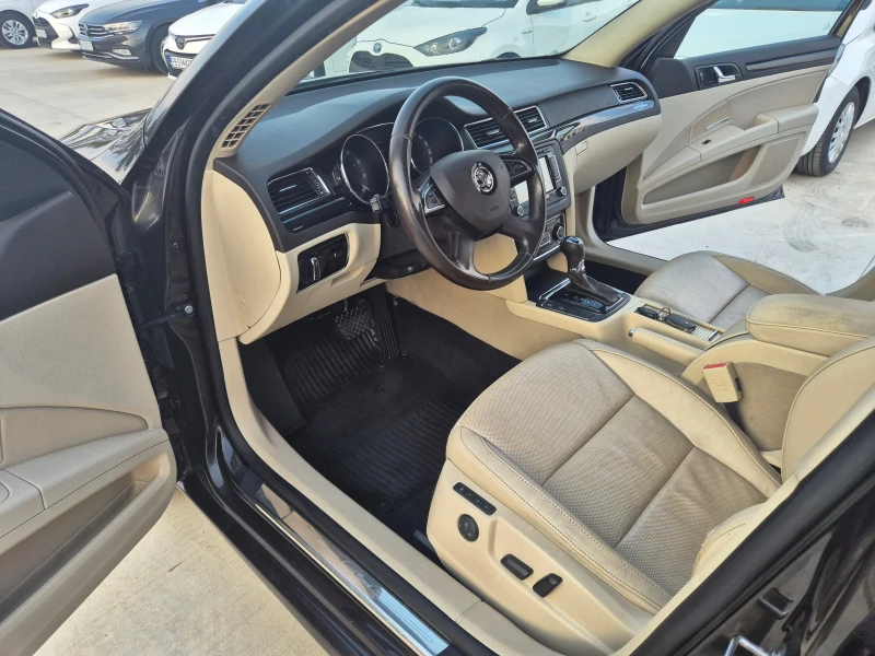 Skoda Superb 3.6 V6 4x4 Laurin & Klement, снимка 13 - Автомобили и джипове - 51659341