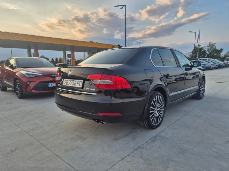 Skoda Superb 3.6 V6 4x4 Laurin & Klement, снимка 5 - Автомобили и джипове - 51659341