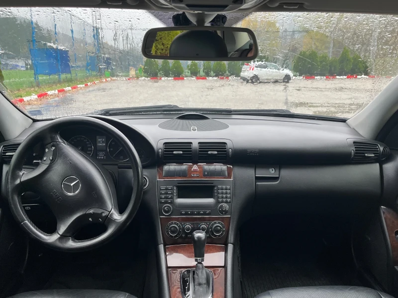 Mercedes-Benz C 230 7G Tronic, снимка 9 - Автомобили и джипове - 52342383