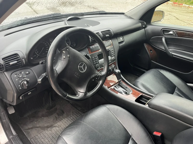 Mercedes-Benz C 230 7G Tronic, снимка 8 - Автомобили и джипове - 52342383