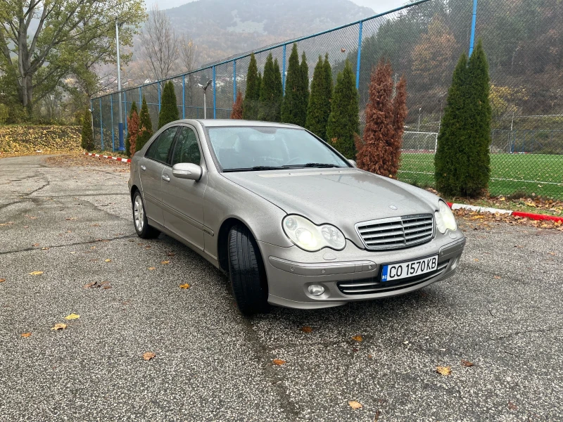 Mercedes-Benz C 230 7G Tronic, снимка 7 - Автомобили и джипове - 52342383