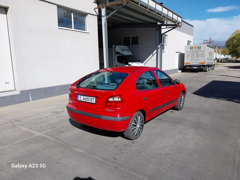 Renault Megane, снимка 3 - Автомобили и джипове - 52392232