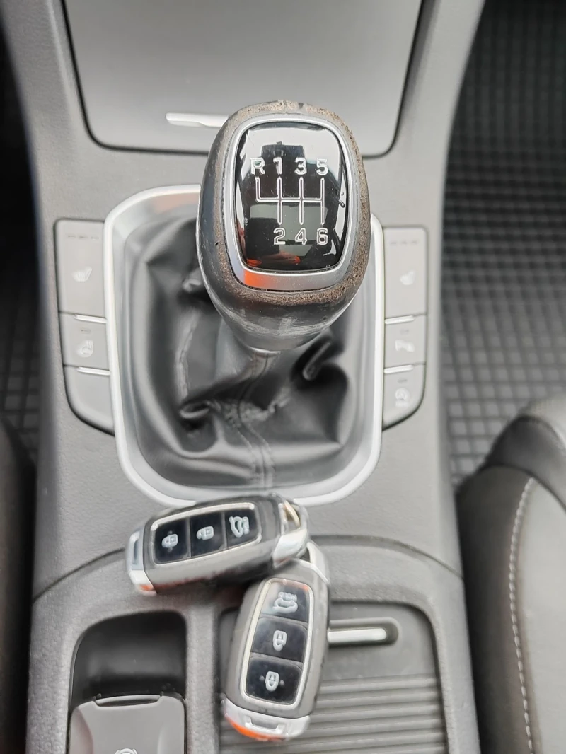 Hyundai I30 1.6, 136к.с., снимка 15 - Автомобили и джипове - 52611567