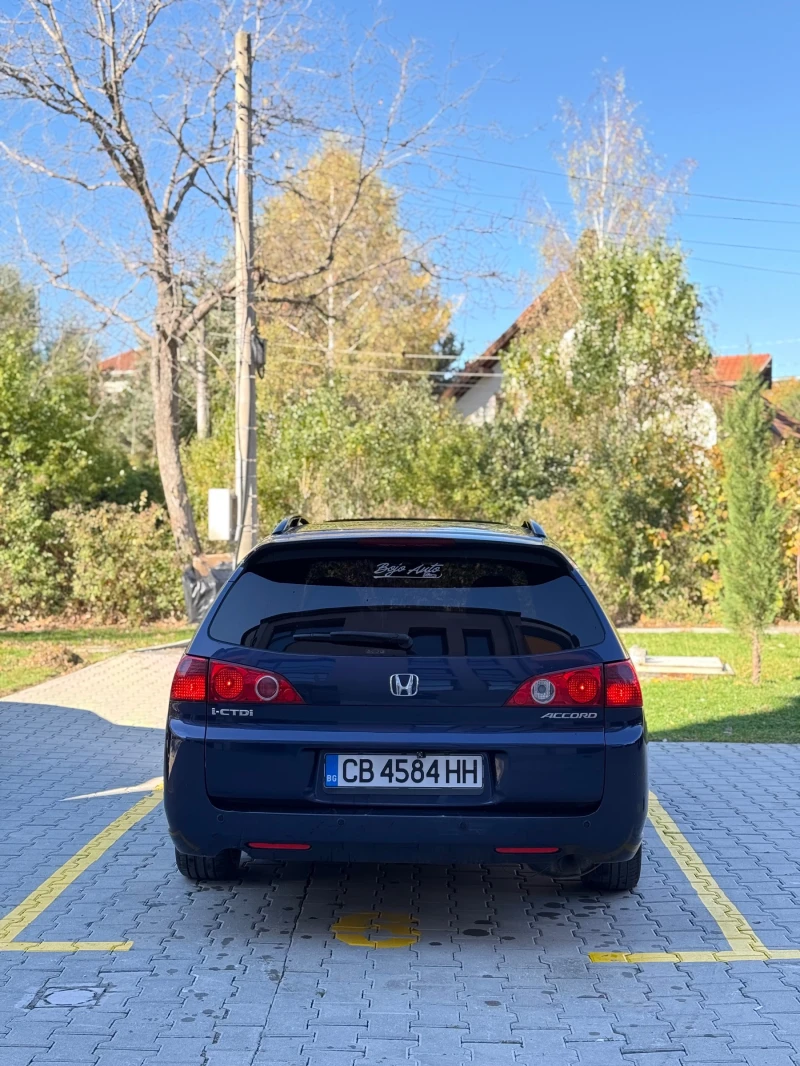 Honda Accord 2.2 i-CTDi Executive, снимка 5 - Автомобили и джипове - 53292875