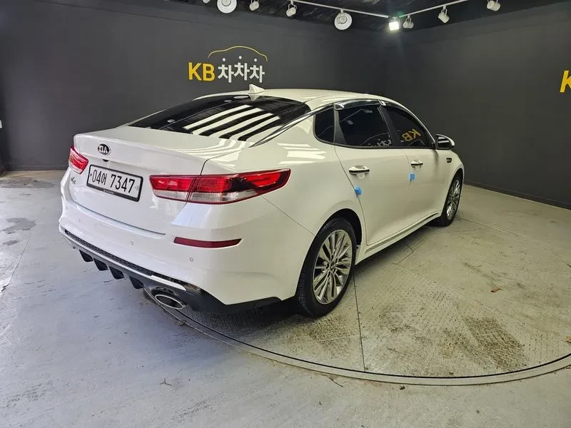 Kia K5 2.0, снимка 4 - Автомобили и джипове - 54262087
