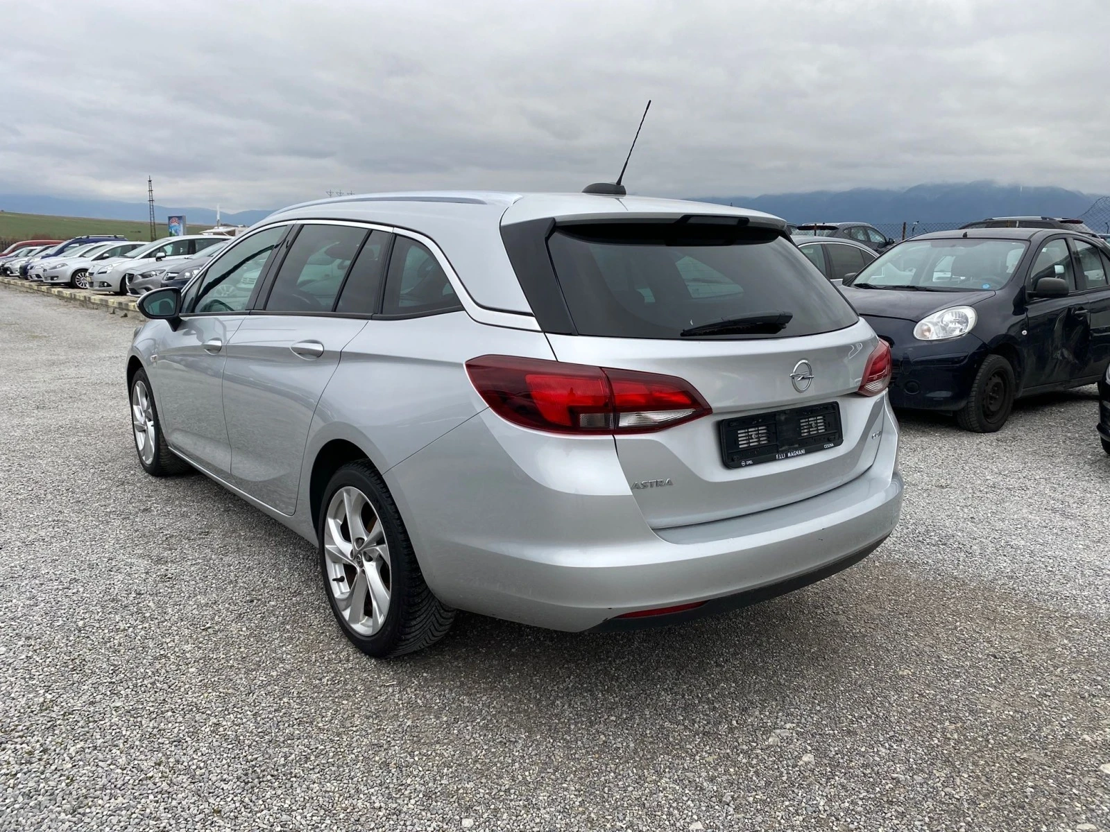 Opel Astra 1.6 cdti turer - изображение 4