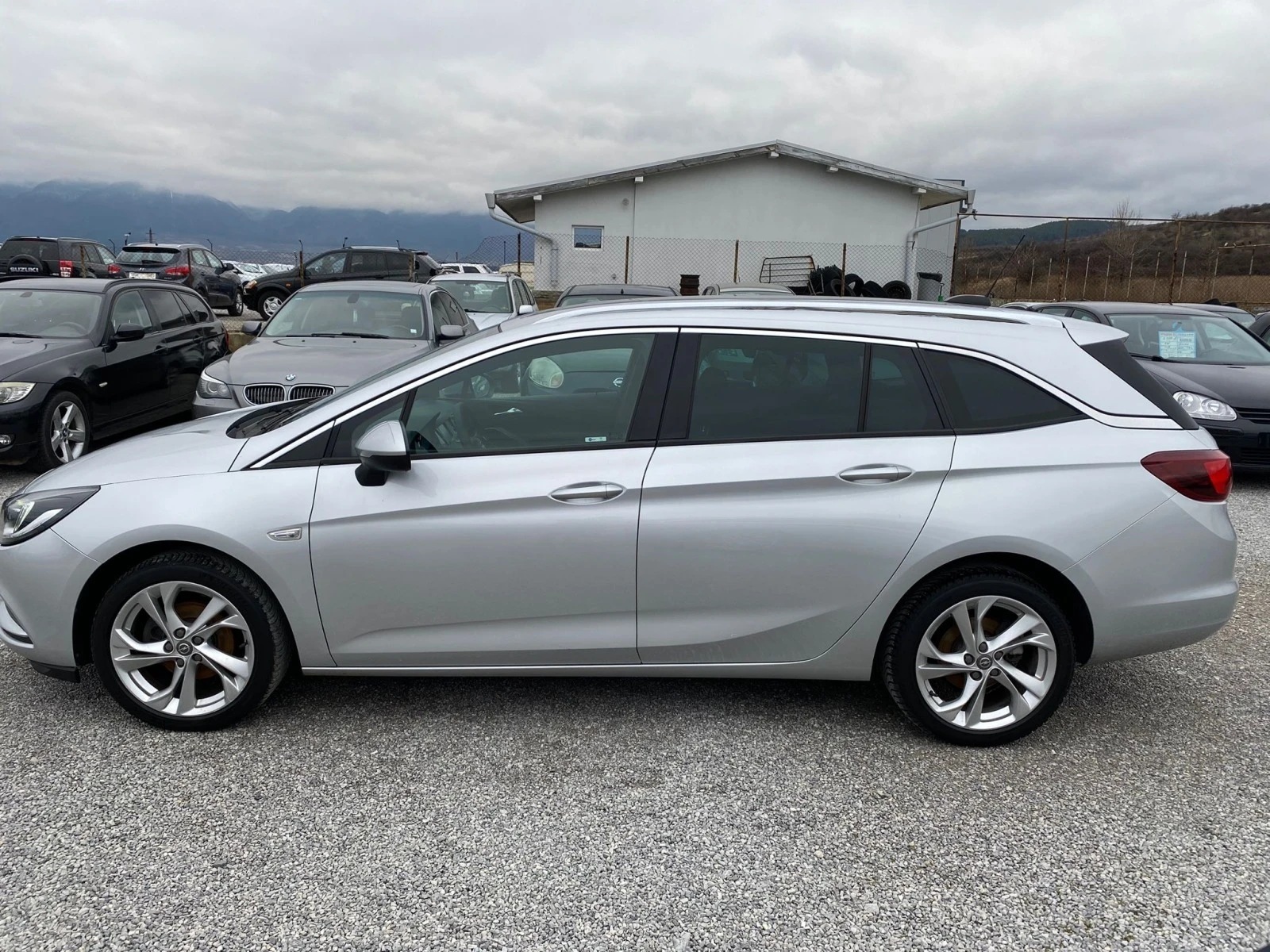 Opel Astra 1.6 cdti turer - изображение 6