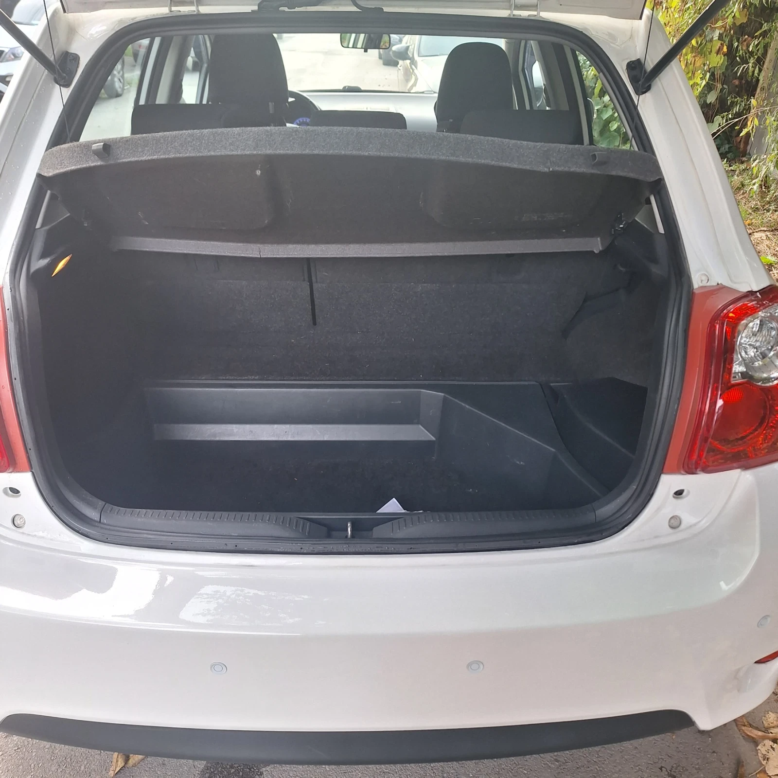 Toyota Auris 1.8 16V HYBRID - изображение 10