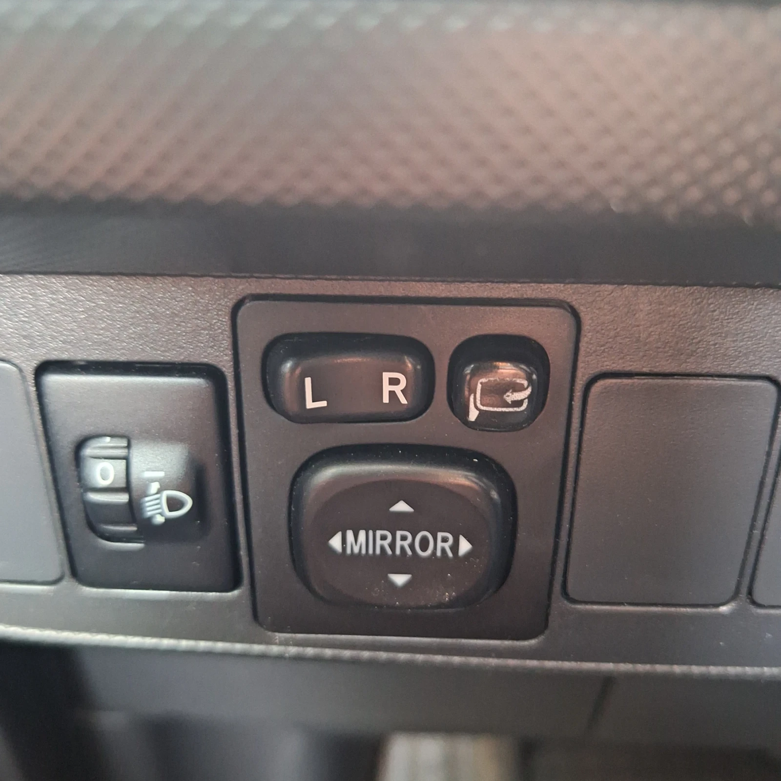Toyota Auris 1.8 16V HYBRID - изображение 6