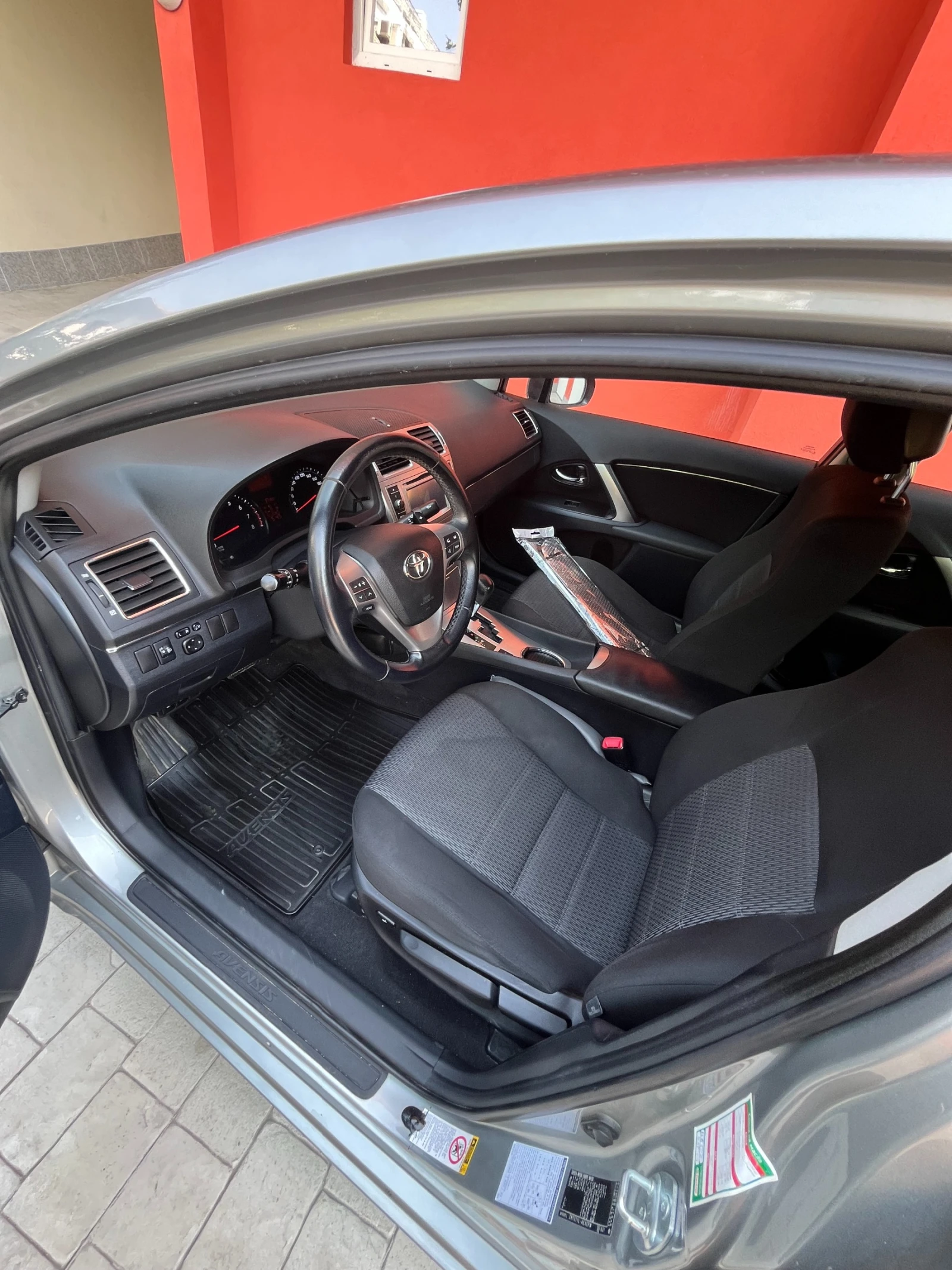 Toyota Avensis III Седан (T27) 1.8 VVT-i - изображение 9