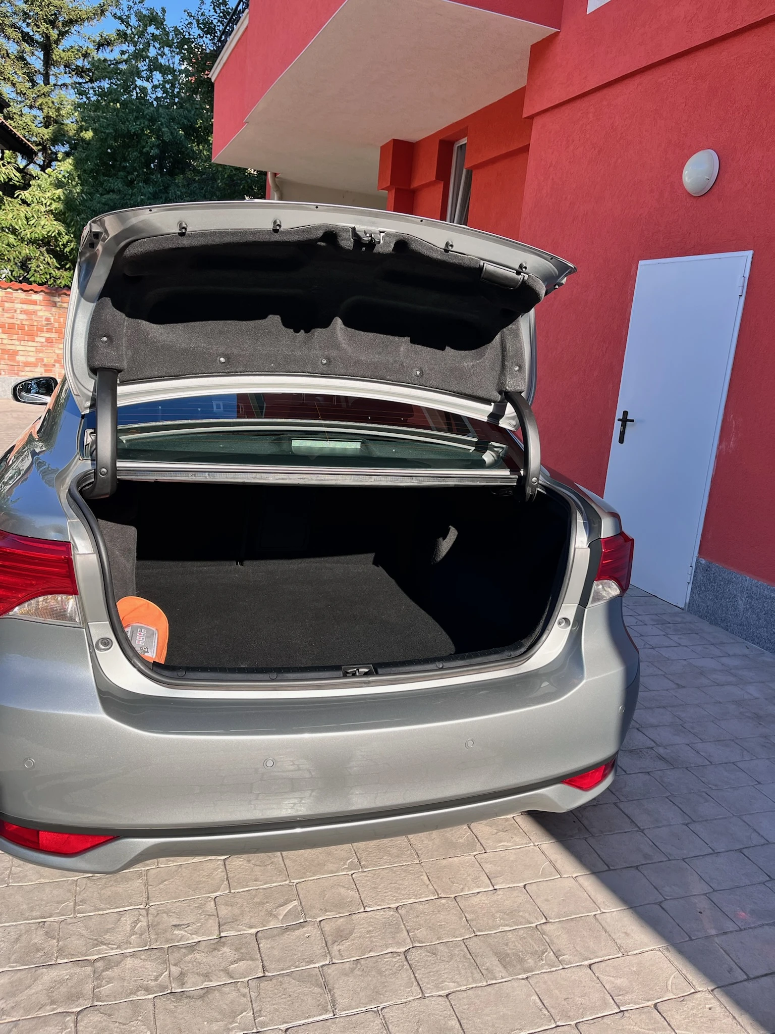 Toyota Avensis III Седан (T27) 1.8 VVT-i - изображение 8