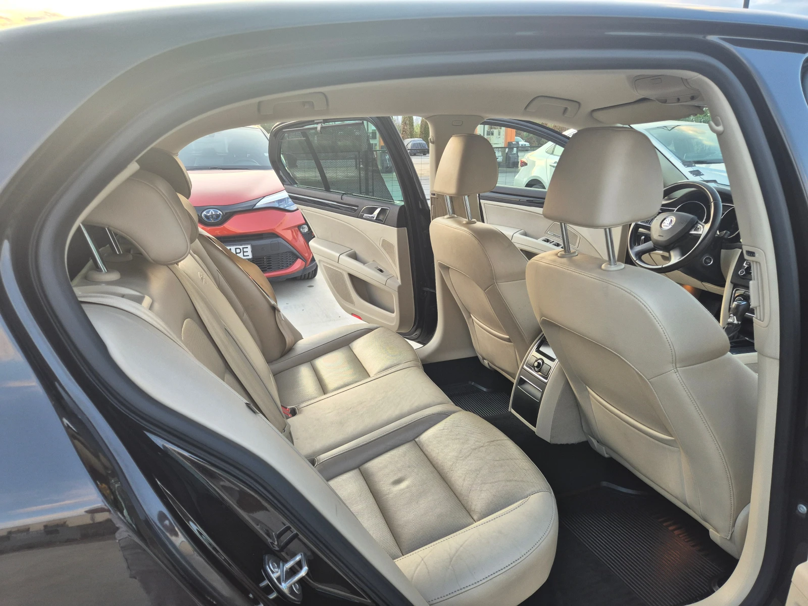 Skoda Superb 3.6 V6 4x4 Laurin & Klement - изображение 10