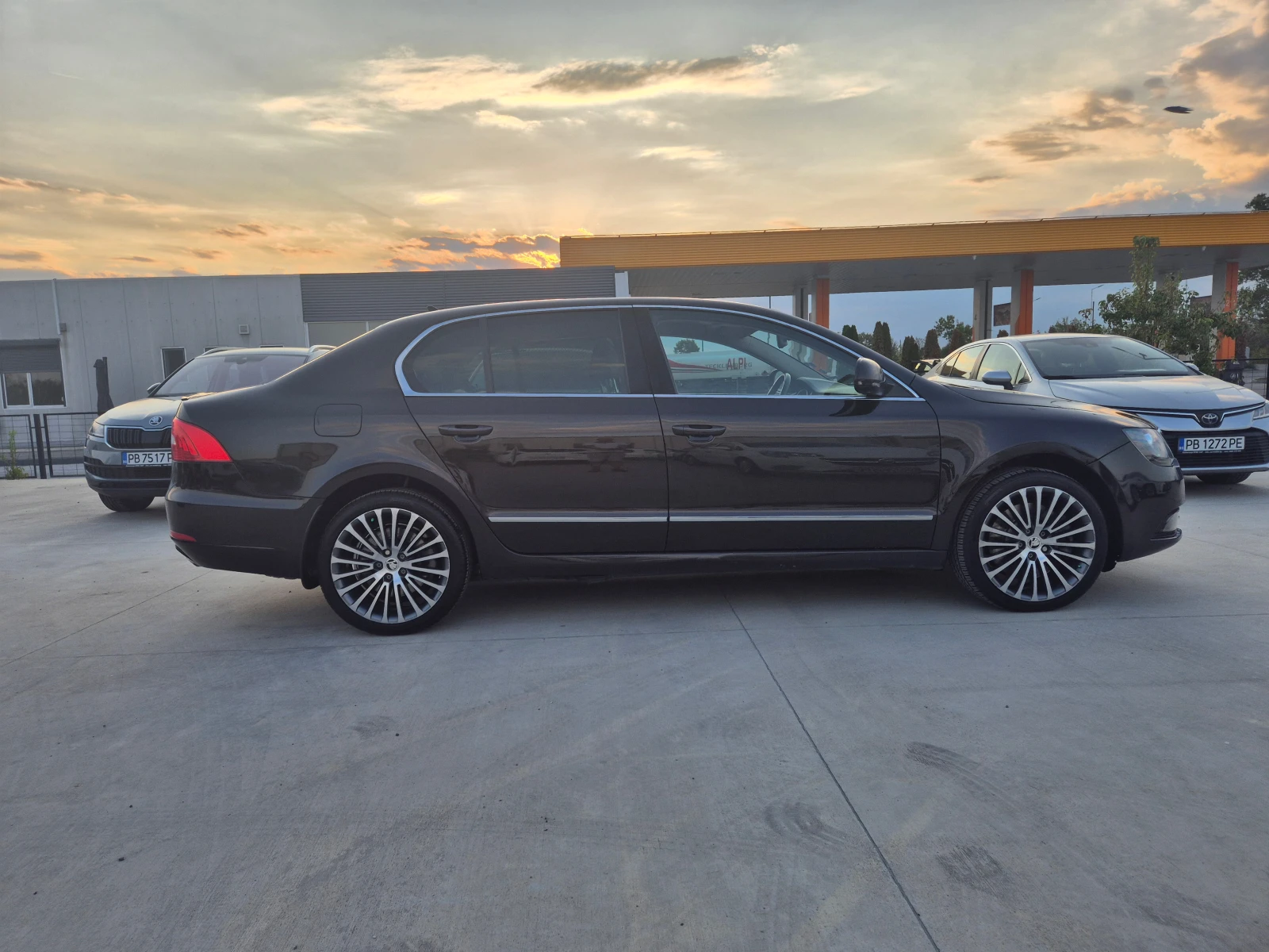 Skoda Superb 3.6 V6 4x4 Laurin & Klement - изображение 6