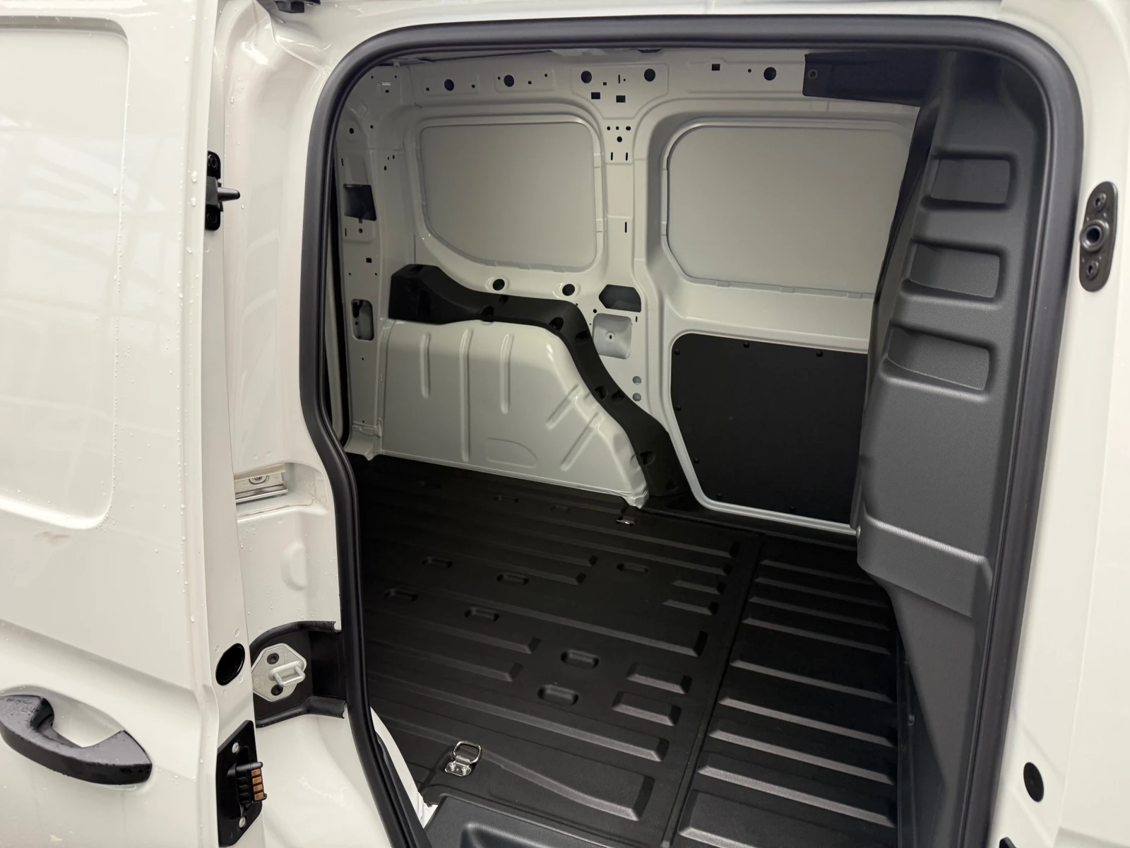 VW Caddy Cargo3.7 m3  2.0l TDI 90кВт/122к.с. 7DSG - изображение 10