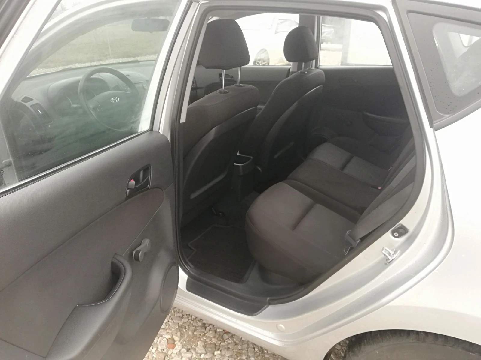 Hyundai I30 1.6D KLI ITALIA - изображение 10