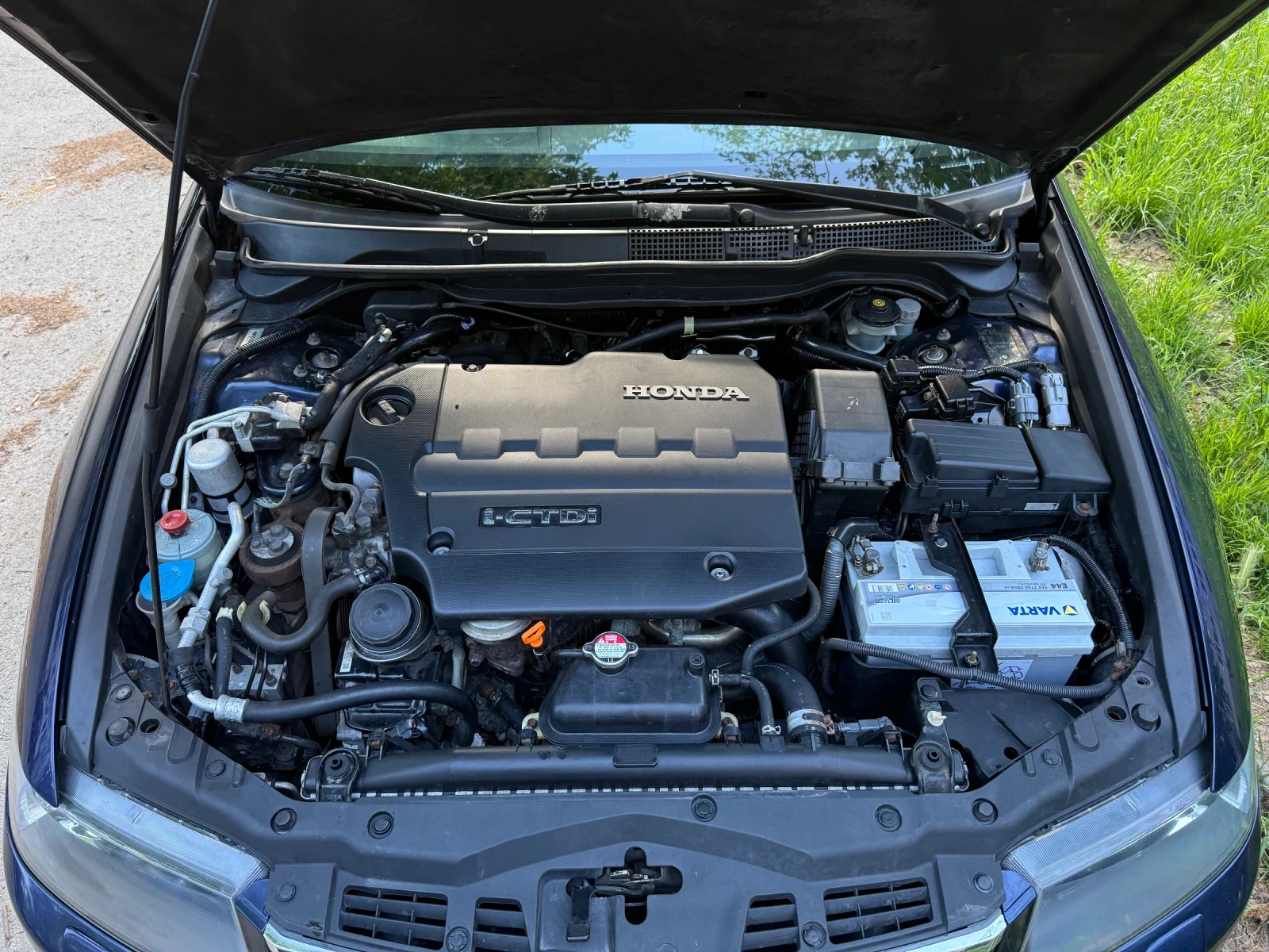 Honda Accord 2.2 i-CTDi Executive, снимка 14 - Автомобили и джипове - 53292875