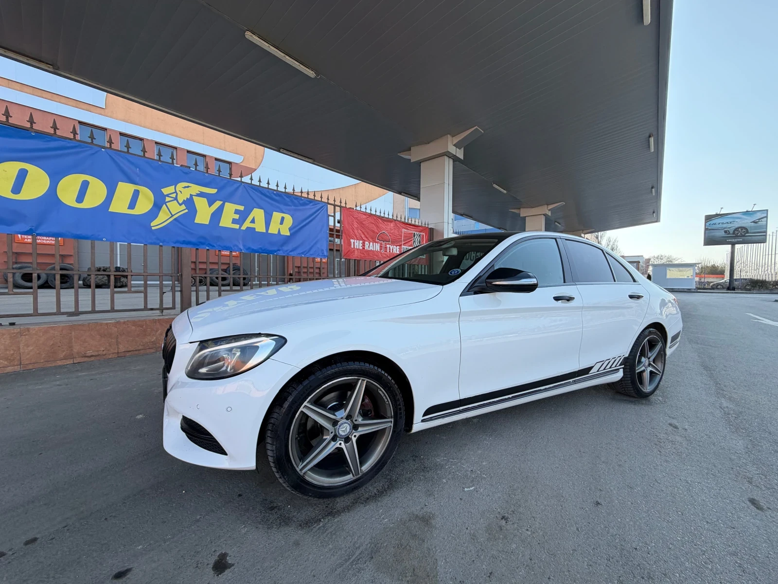 Mercedes-Benz C 220 AMG* LED* 9G, снимка 2 - Автомобили и джипове - 53847207