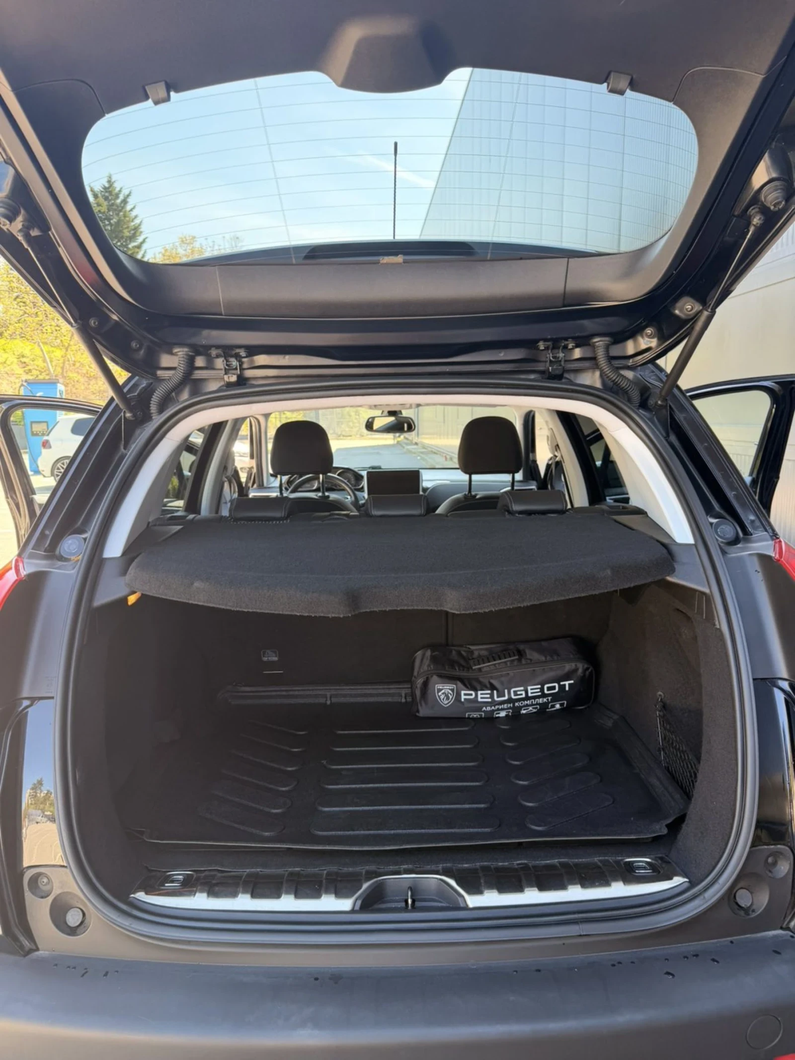 Peugeot 2008, снимка 11 - Автомобили и джипове - 54310905