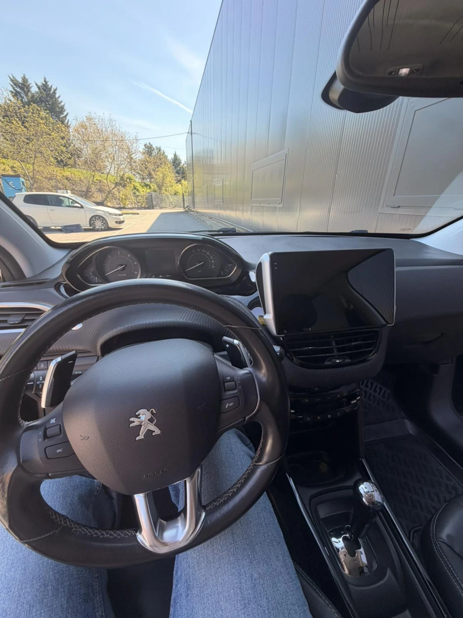 Peugeot 2008, снимка 10 - Автомобили и джипове - 54310905