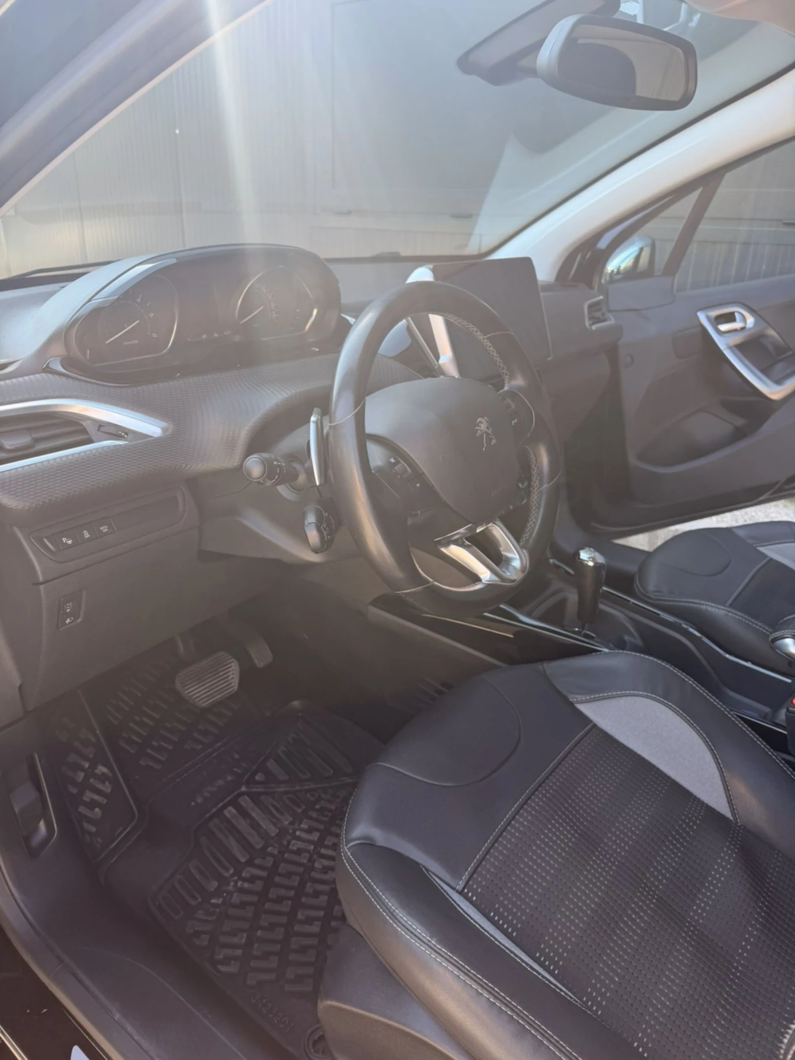 Peugeot 2008, снимка 12 - Автомобили и джипове - 54310905