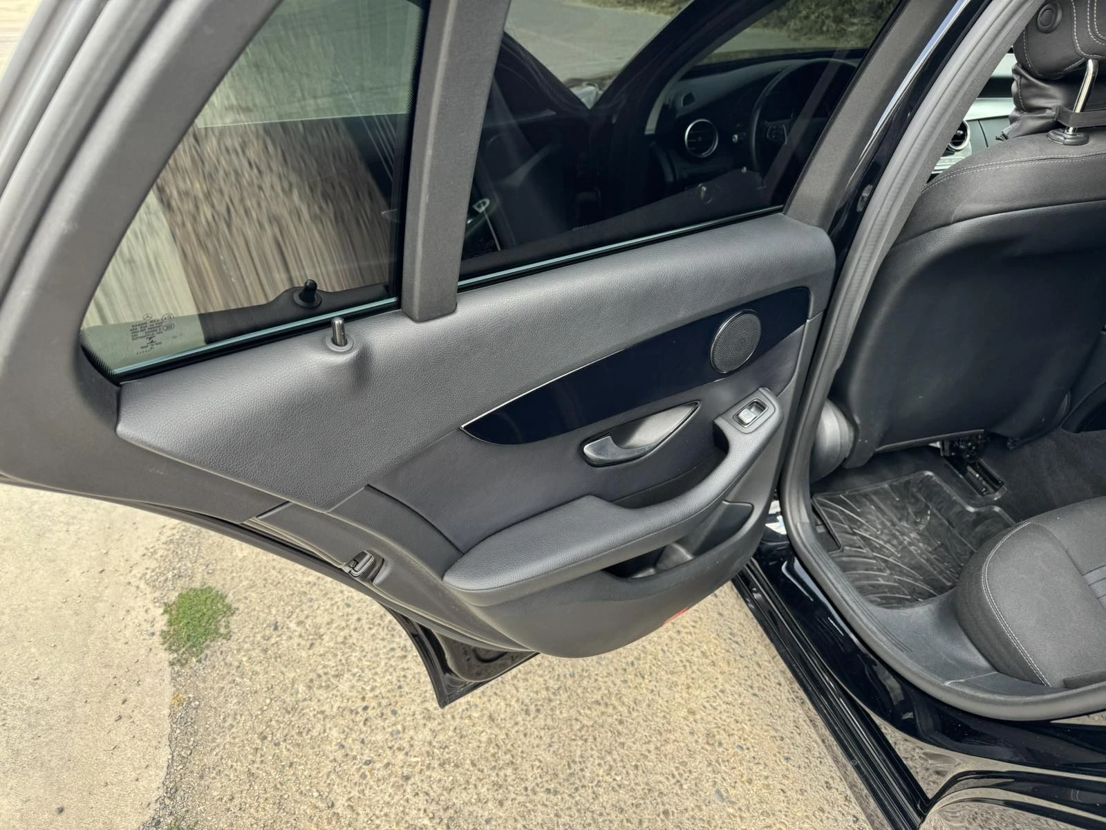 Mercedes-Benz C 180  , снимка 10 - Автомобили и джипове - 54333536