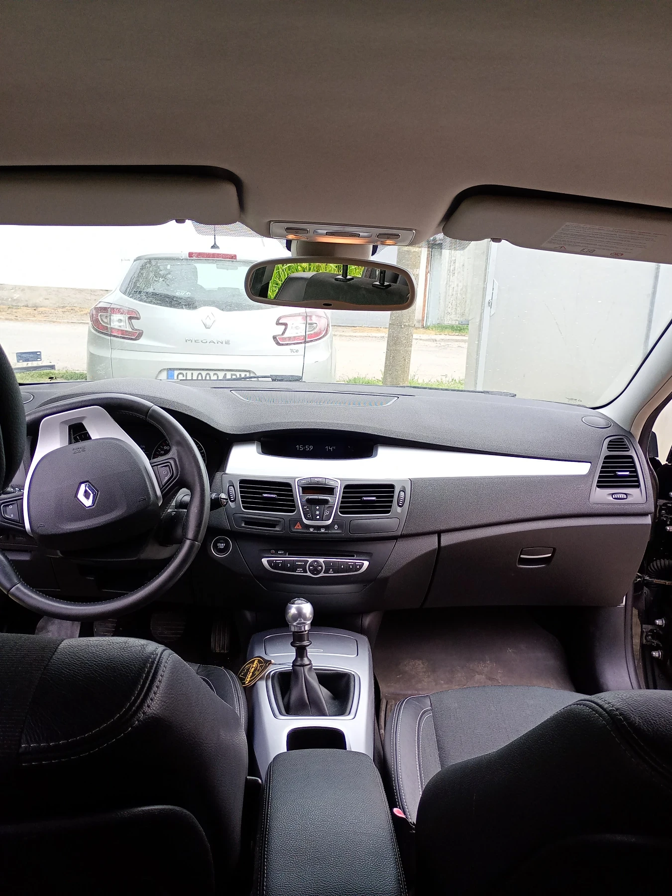 Renault Laguna, снимка 6 - Автомобили и джипове - 54341805