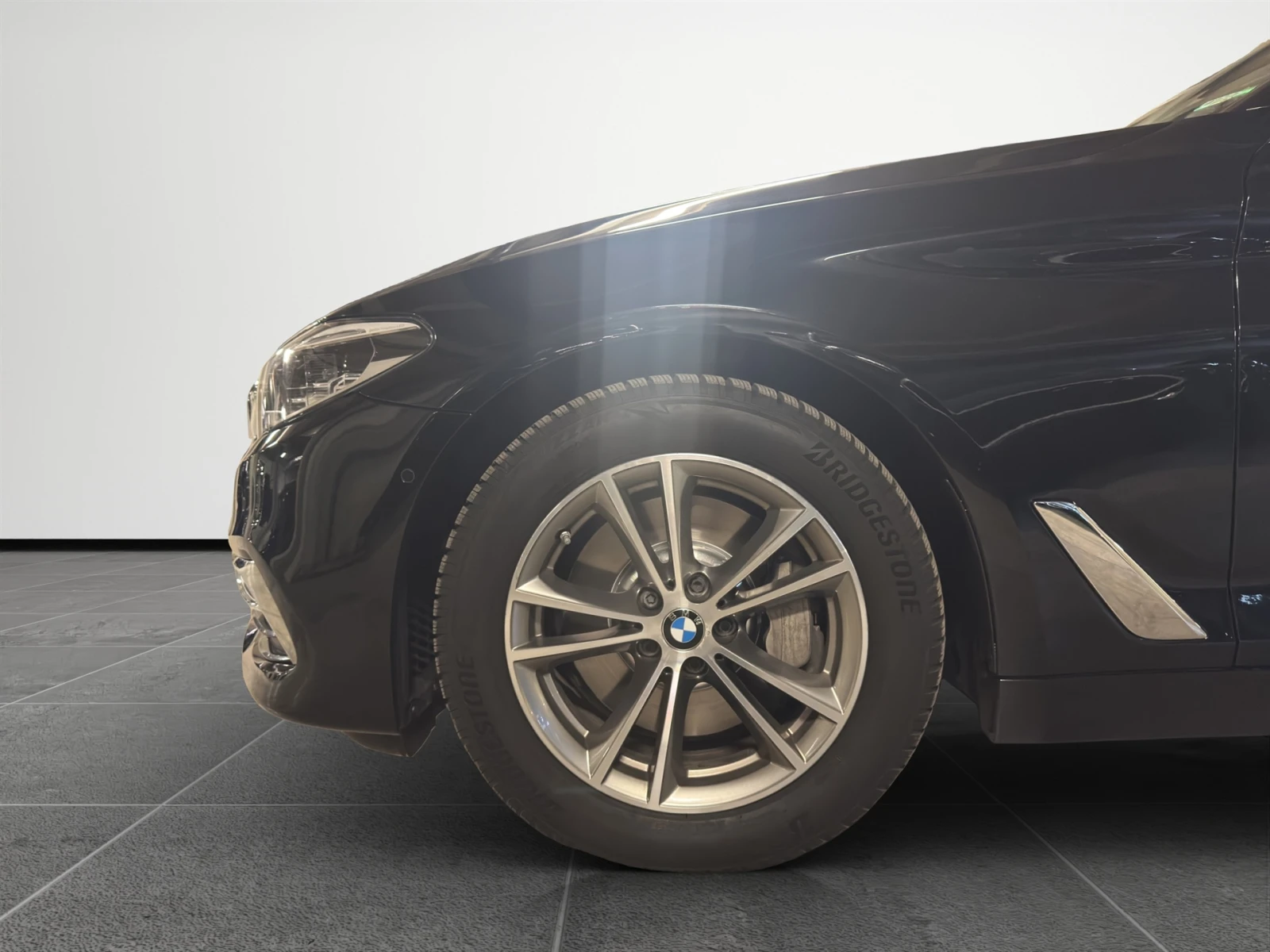 BMW 530 xDrive, снимка 5 - Автомобили и джипове - 54476905