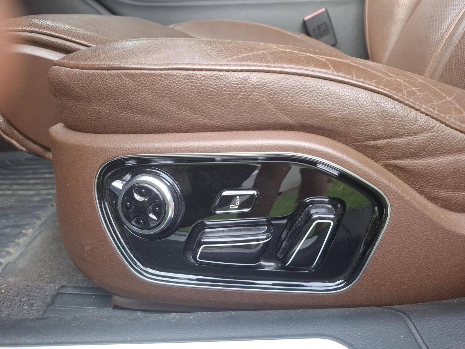 Audi A8, снимка 10 - Автомобили и джипове - 55040880