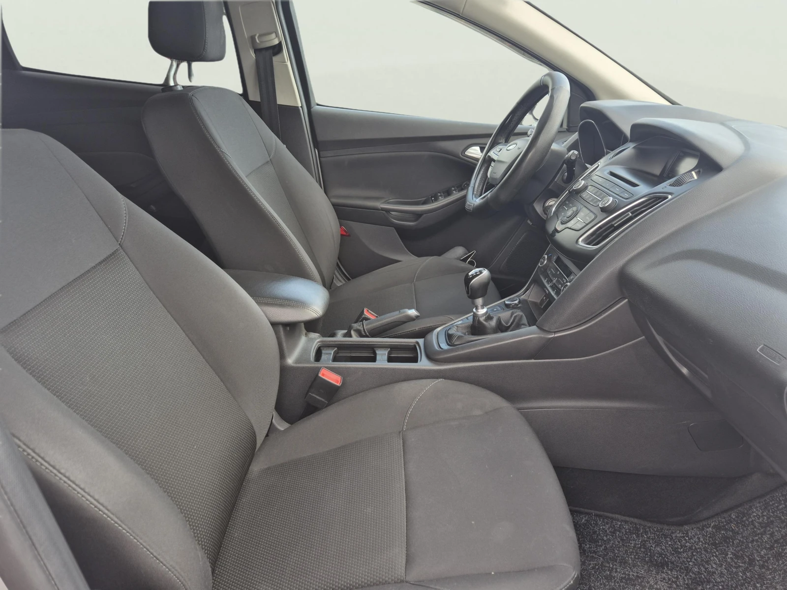 Ford Focus 1.0 EcoBoost, снимка 10 - Автомобили и джипове - 54963723