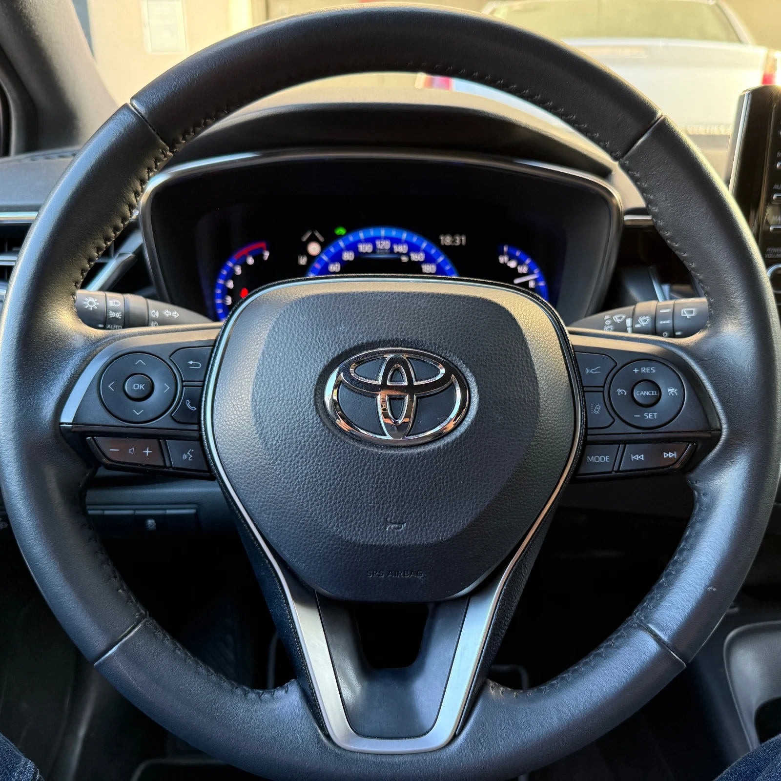 Toyota Corolla 1.8 Hybrid , Реални КМ , Toyota Relax, снимка 7 - Автомобили и джипове - 55377246