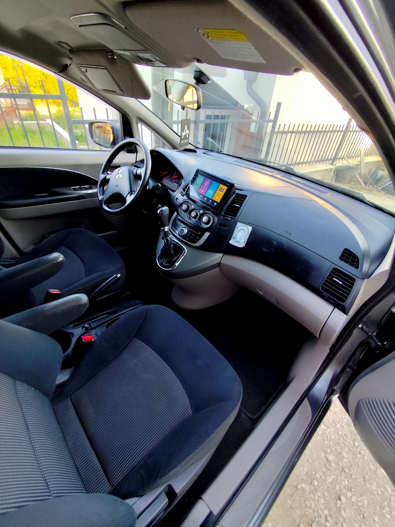 Mitsubishi Grandis 2.0 TDI, снимка 14 - Автомобили и джипове - 55578370