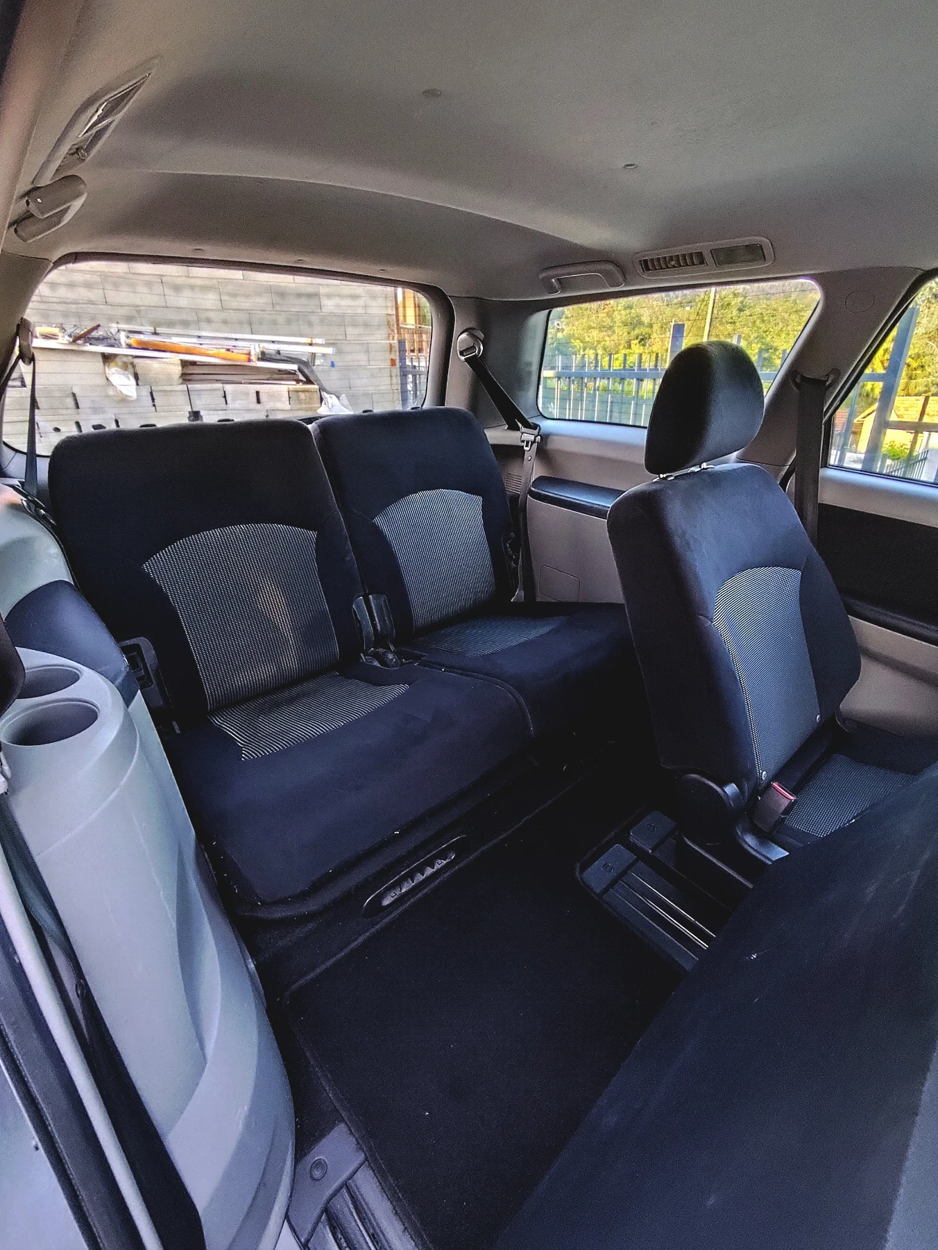 Mitsubishi Grandis 2.0 TDI, снимка 12 - Автомобили и джипове - 55578370