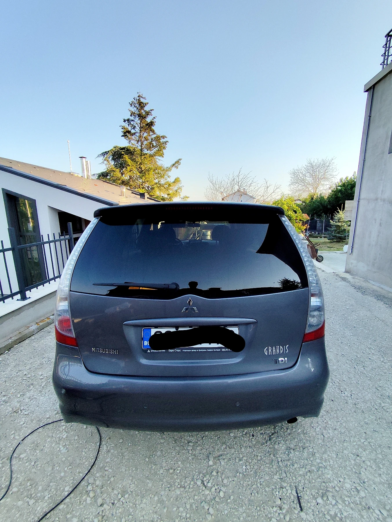Mitsubishi Grandis 2.0 TDI, снимка 11 - Автомобили и джипове - 55578370