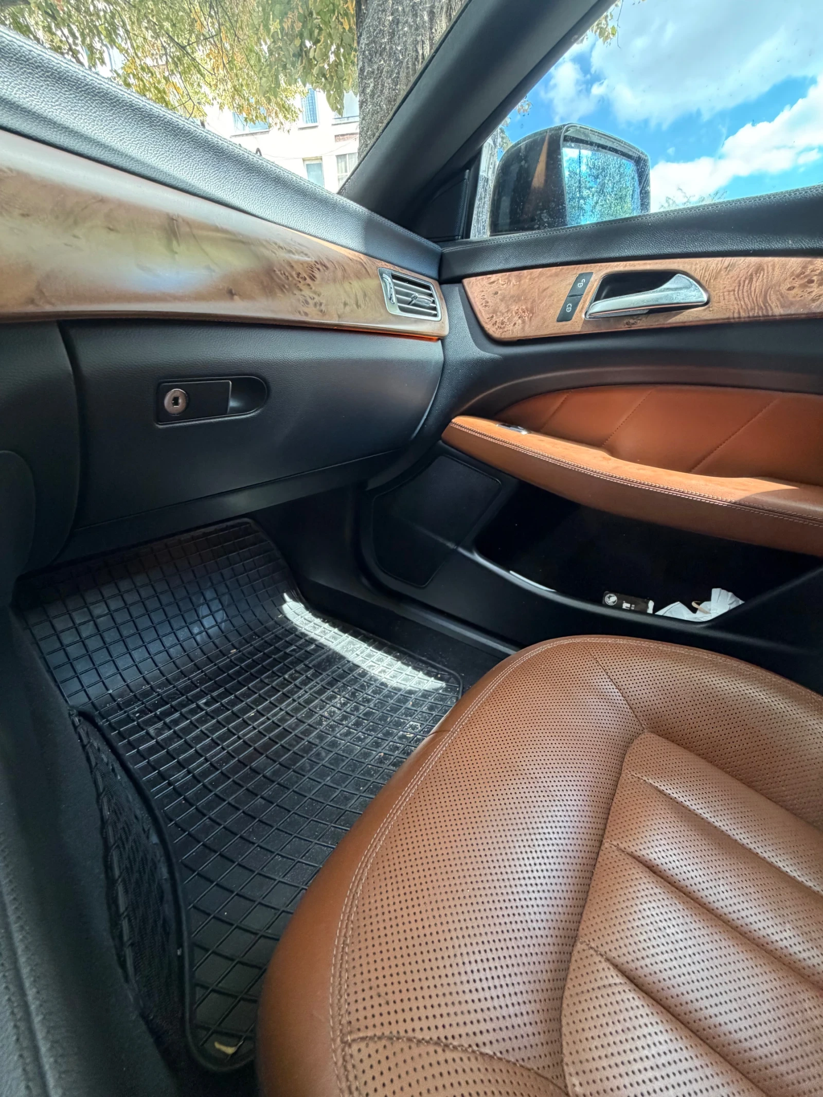 Mercedes-Benz CLS 250 Mercedes Benz 250 AMG LiNE BLUEEFICIENCY, снимка 9 - Автомобили и джипове - 55906350