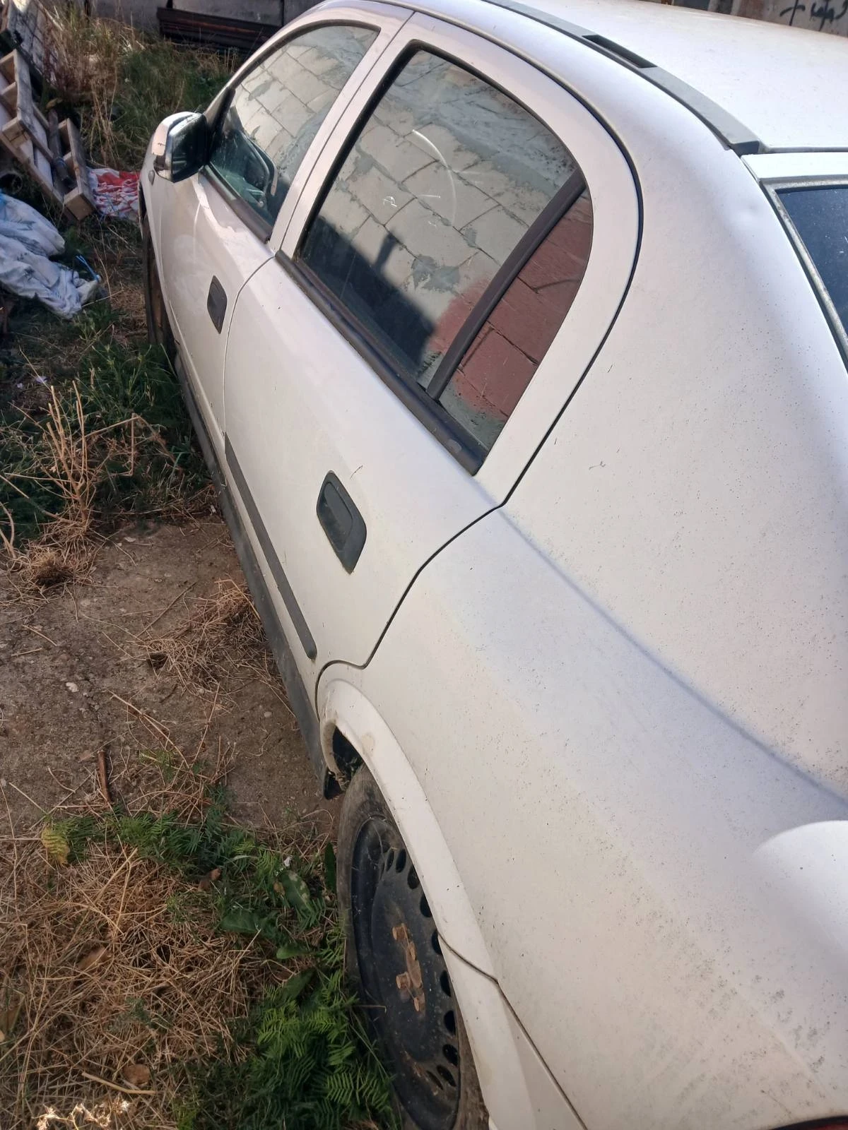 Opel Astra Седан, снимка 3 - Автомобили и джипове - 56248006