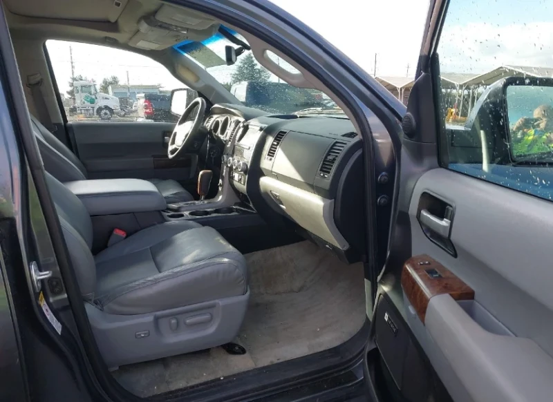 Toyota Sequoia, снимка 7 - Автомобили и джипове - 48815285