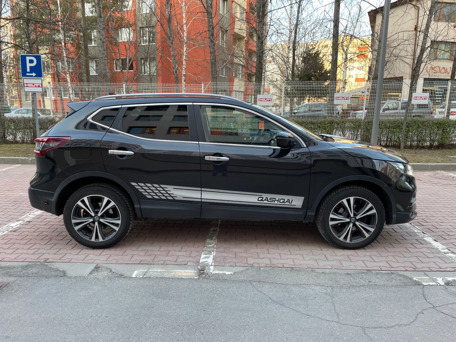 Nissan Qashqai 1.3 DIG-T * N-Tec * LPG , снимка 4 - Автомобили и джипове - 53513078