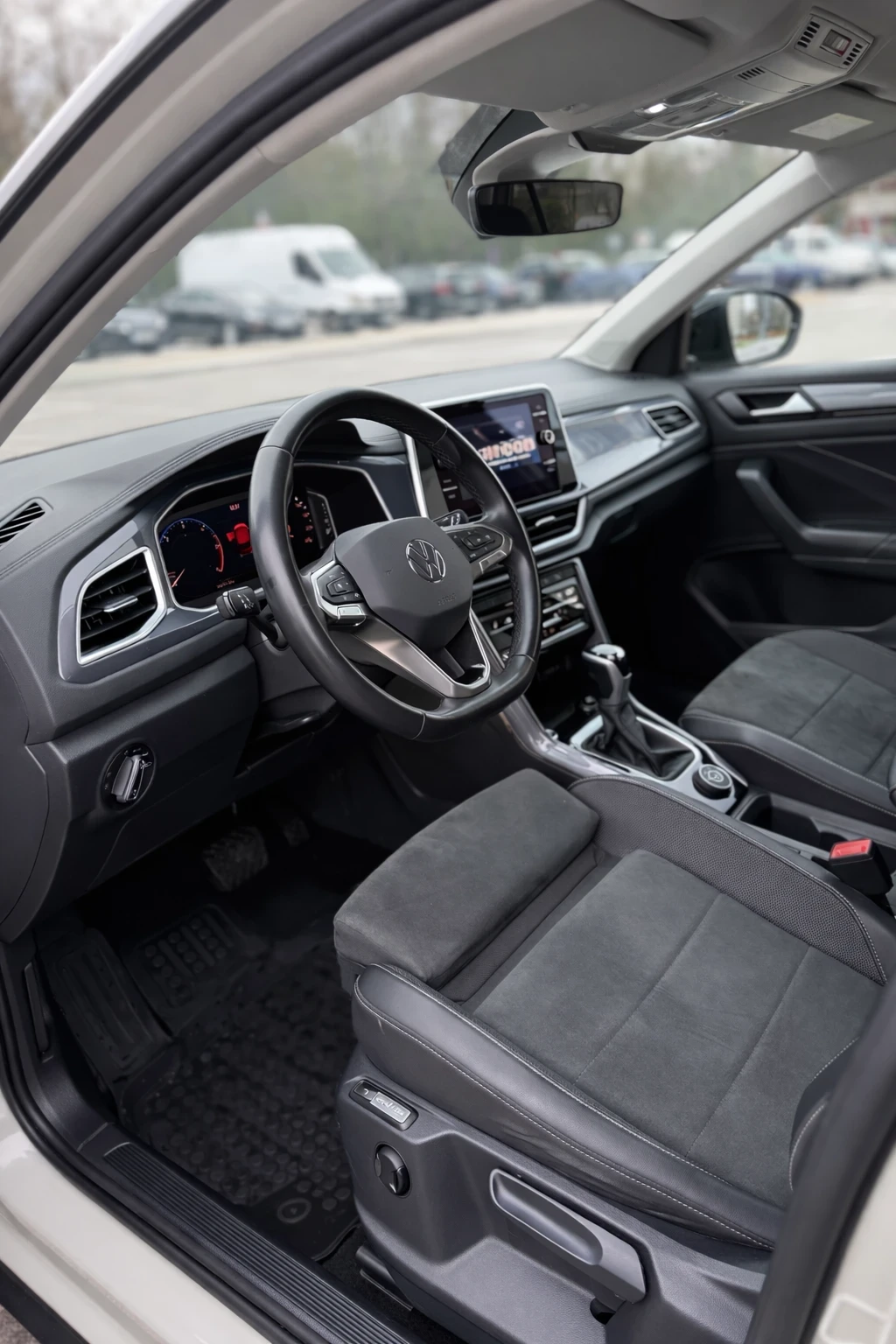 VW T-Roc 2.0 TDI Style 4* 4, снимка 6 - Автомобили и джипове - 54032914