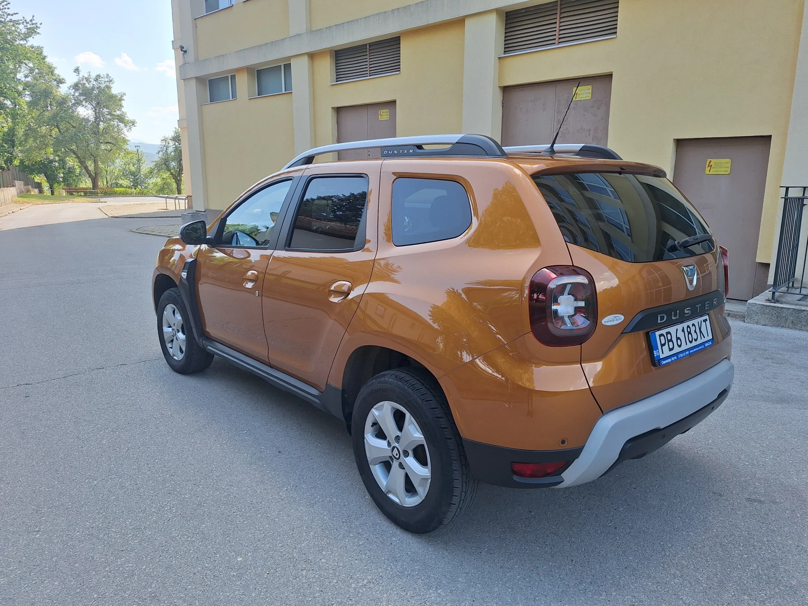Dacia Duster 1.6 Бензин/Газ, снимка 4 - Автомобили и джипове - 54616861