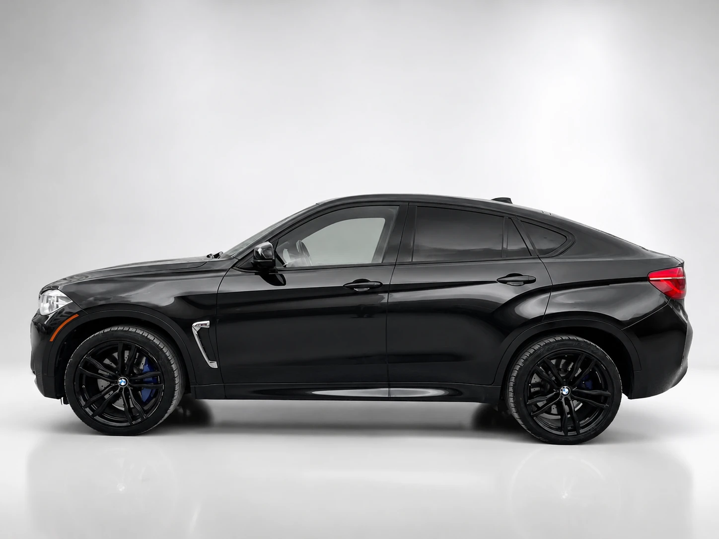 BMW X6 M M FULL CARBON HARMAN KARDON ЛИЗИНГ - БАРТЕР, снимка 2 - Автомобили и джипове - 54740383