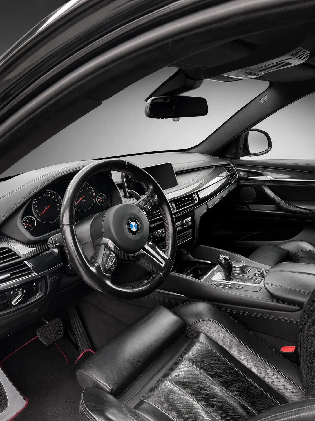 BMW X6 M M FULL CARBON HARMAN KARDON ЛИЗИНГ - БАРТЕР, снимка 10 - Автомобили и джипове - 54740383