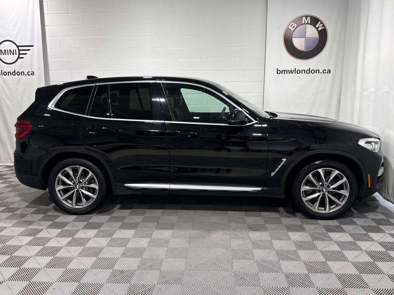 BMW X3 Black Sapphire Metallic / Black upholstery Driving, снимка 12 - Автомобили и джипове - 54930683