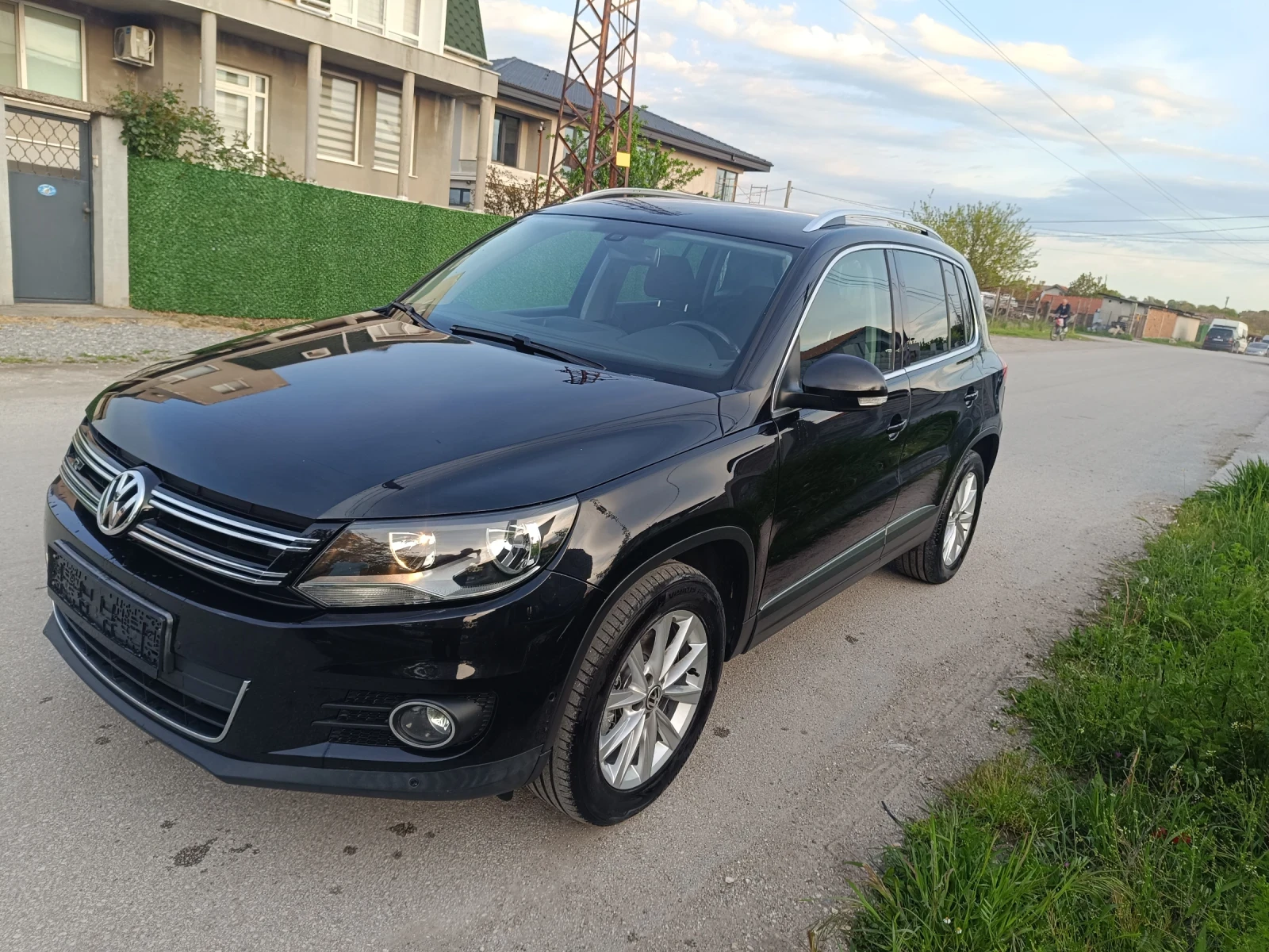 VW Tiguan, снимка 2 - Автомобили и джипове - 55752853